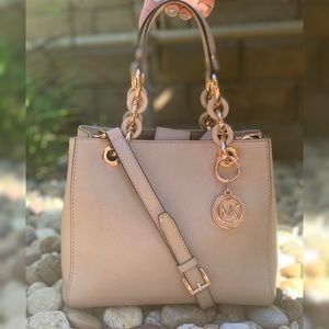 MICHAEL Michael Kors Small Cynthia in Rose